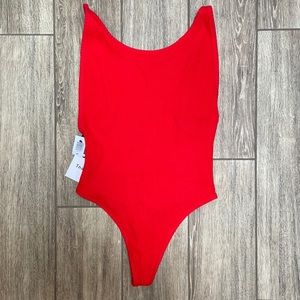 NWT Aritzia TNA ‘90s Cozumel Bodysuit Colour Goji Berry
